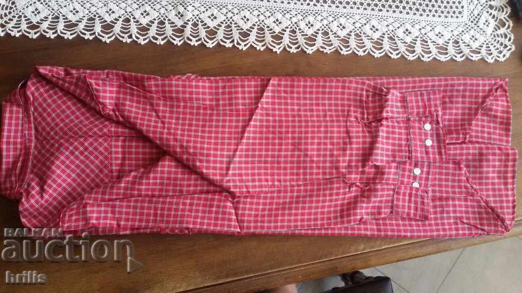 Аукцион RED // GREEN - ХУБАВА СПОРТНО-ЕЛЕГАНТНА ДАМСКА РИЗА Аукцион RED // GREEN - ХУБАВА СПОРТНО-ЕЛЕГАНТНА ДАМСКА РИЗА