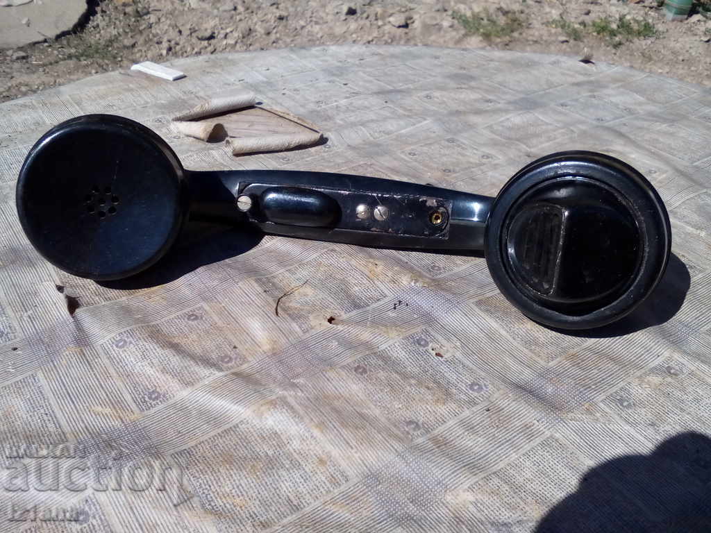 Old telephone handset with price 10.00 BGN | € 5.11 Old telephone handset with price 10.00 BGN | € 5.11