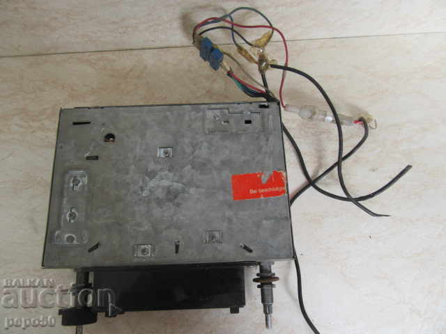 Delivery of OLD STEREO CAR CASSETTE RADIO - PENROD - Germany