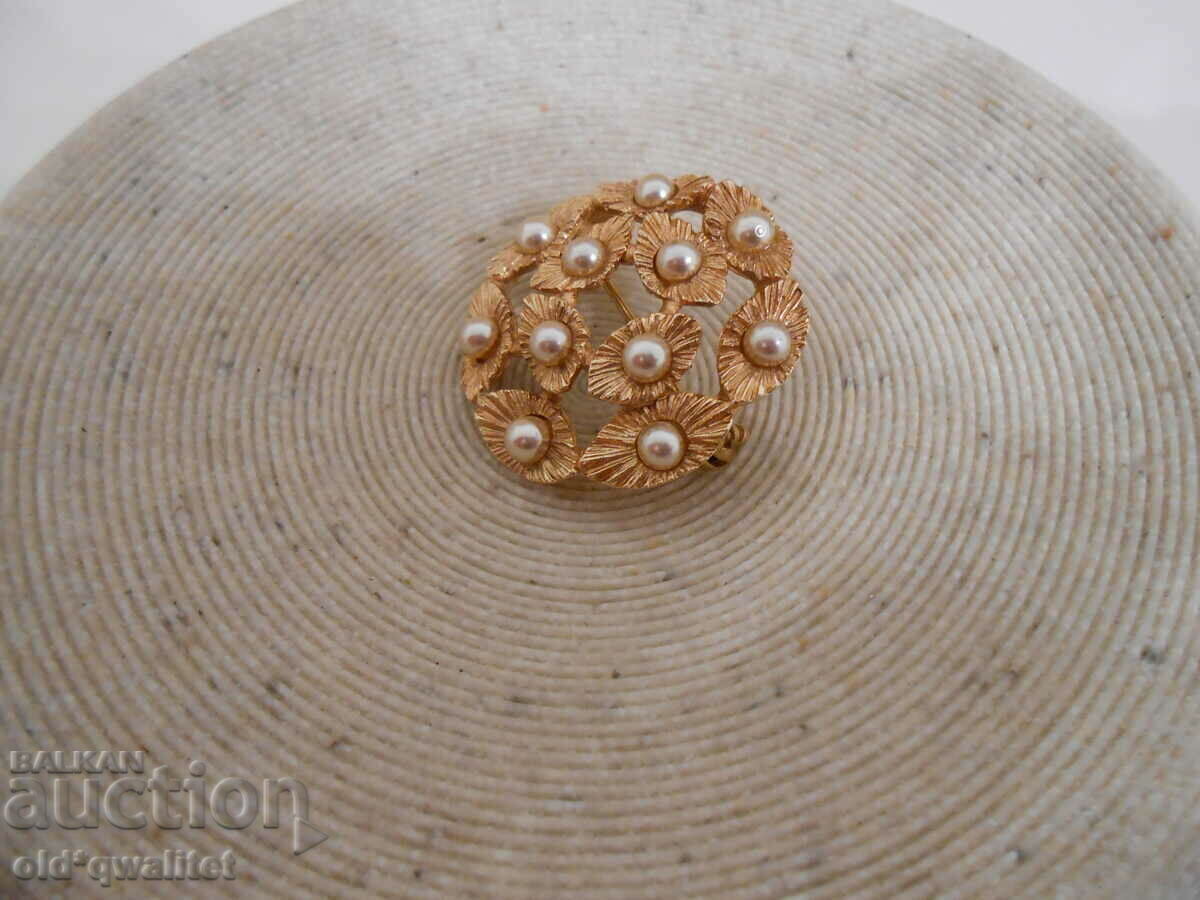 Delivery of BROOCH very interesting and beautiful Delivery of BROOCH very interesting and beautiful