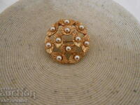 БРОШКА много интересна и красива