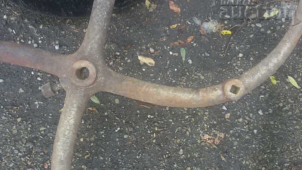 Auction antique large metal flywheel 19th century Auction antique large metal flywheel 19th century