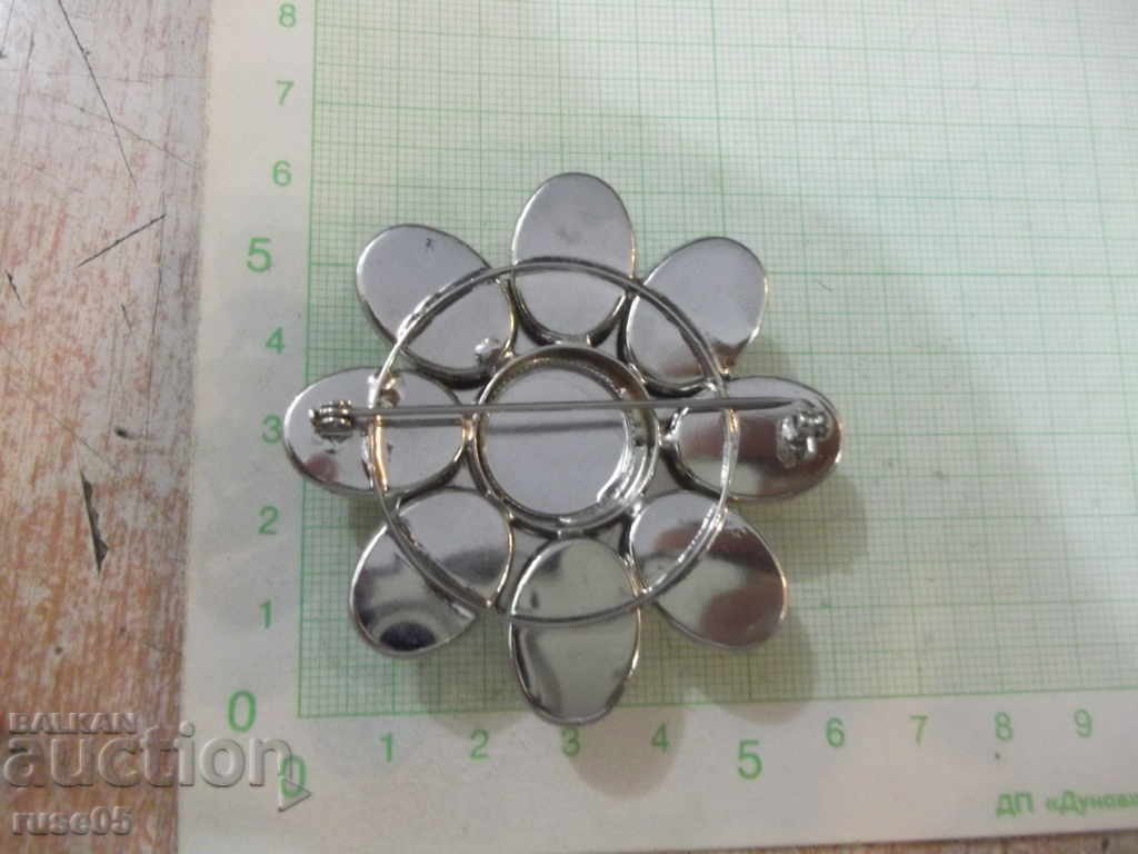 Auction Soc brooch Auction Soc brooch