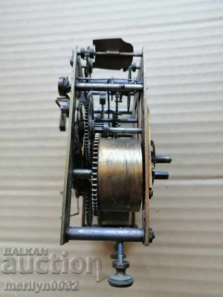 Licitație Mecanismul unui ceas de perete vechi Funcționează Licitație Mecanismul unui ceas de perete vechi Funcționează