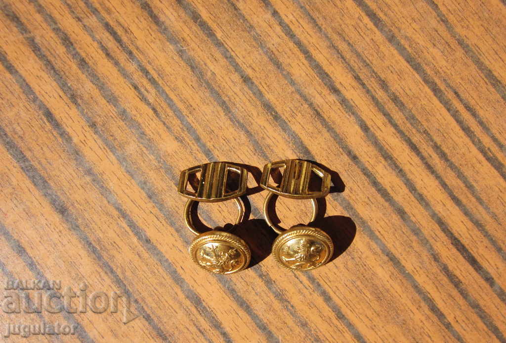 παλιά στρατιωτικά μανσέτες από τη Βουλγαρική Royal Parade Uniform με τιμή 150.00 BGN | € 76.69