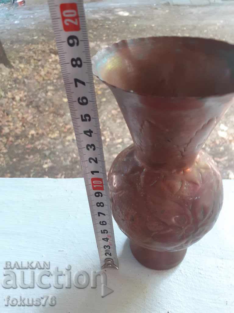 OLD WROUGHT HAMMERED COPPER VASE COPPER - 6 OLD WROUGHT HAMMERED COPPER VASE COPPER - 6