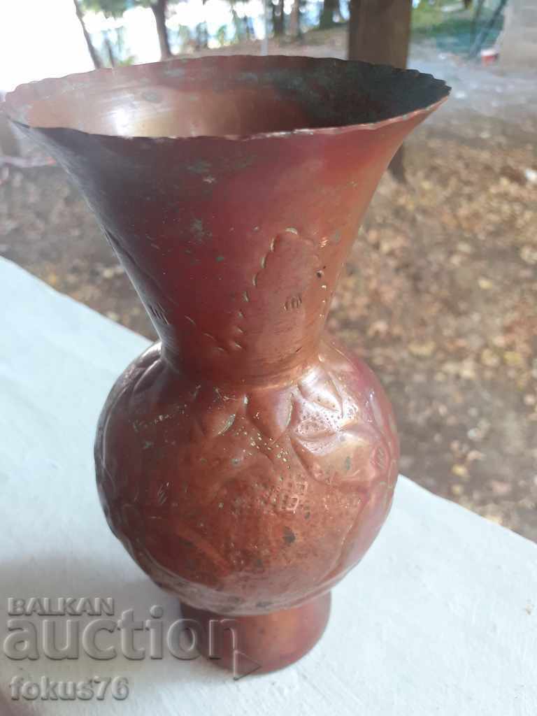 OLD WROUGHT HAMMERED COPPER VASE COPPER - 7 OLD WROUGHT HAMMERED COPPER VASE COPPER - 7