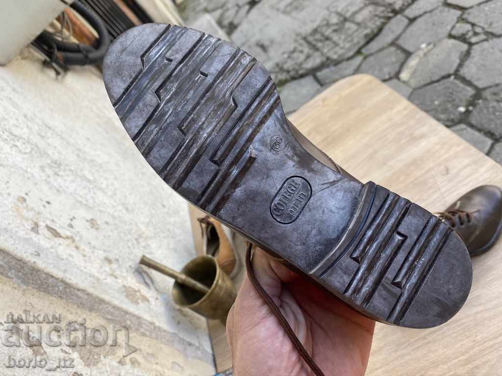 10336. OLD LEATHER SHOES UNUSED - 7 10336. OLD LEATHER SHOES UNUSED - 7