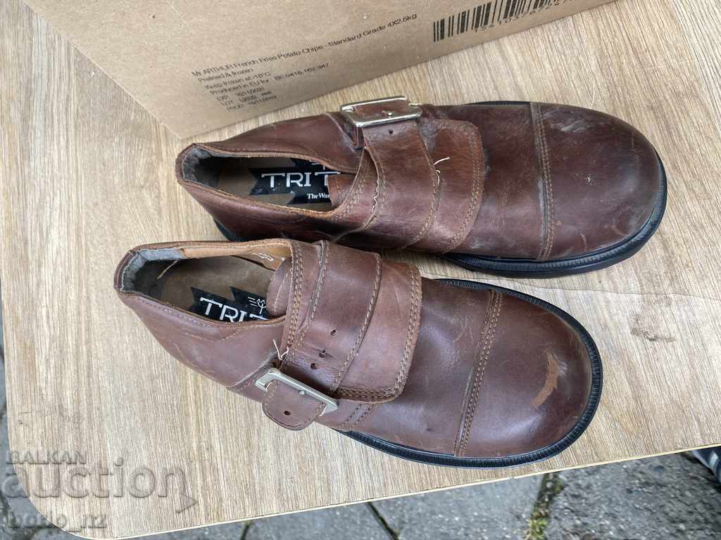 10362. OLD MASSIVE SHOES GENUINE LEATHER with price 20.00 BGN | € 10.23 10362. OLD MASSIVE SHOES GENUINE LEATHER with price 20.00 BGN | € 10.23