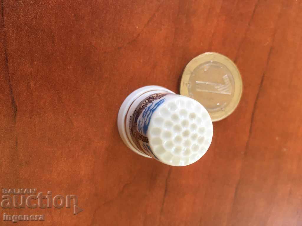 Auction  Thimble porcelain