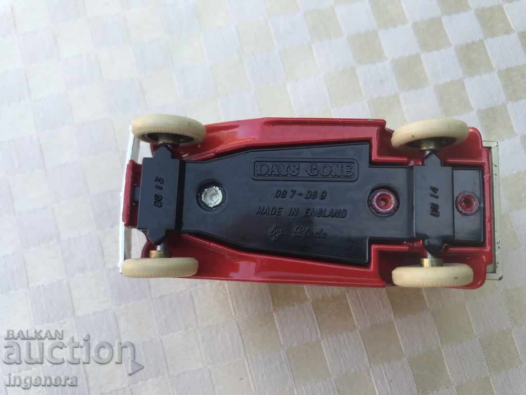 MODEL / TOY / TROLLEY - RETRO CAR - 5 MODEL / TOY / TROLLEY - RETRO CAR - 5