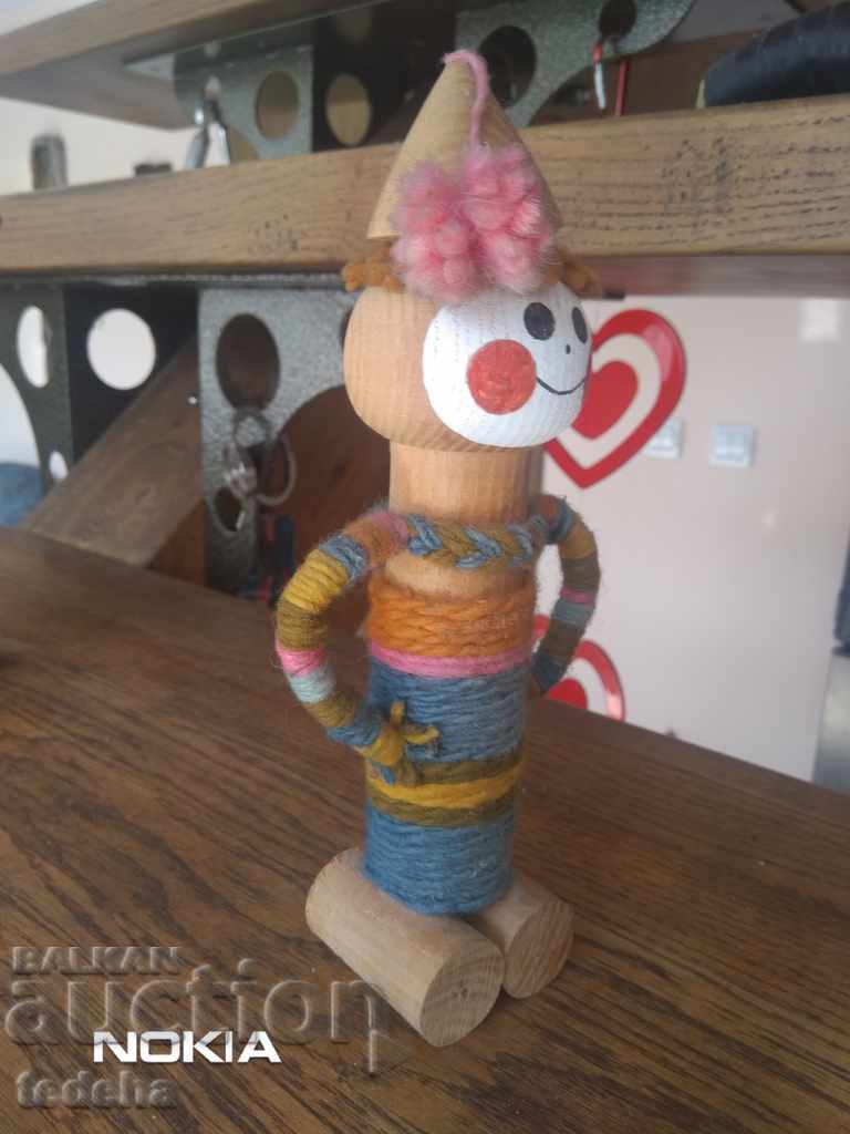 Auction WOOD FIGURE Auction WOOD FIGURE