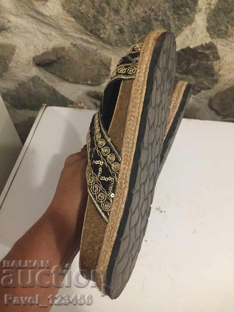 Livrarea papuci de damă originali N 40