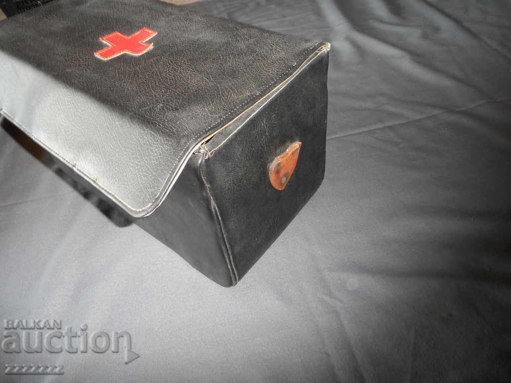 old medicine bag with price 45.00 BGN | € 23.01