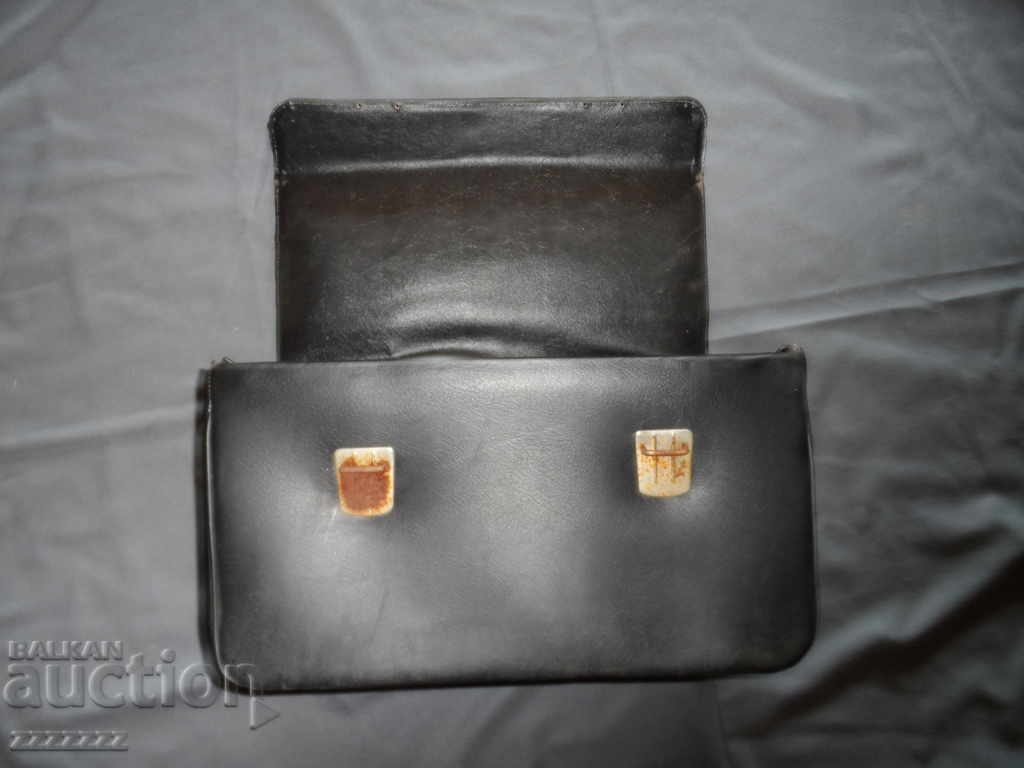 Delivery of old medicine bag