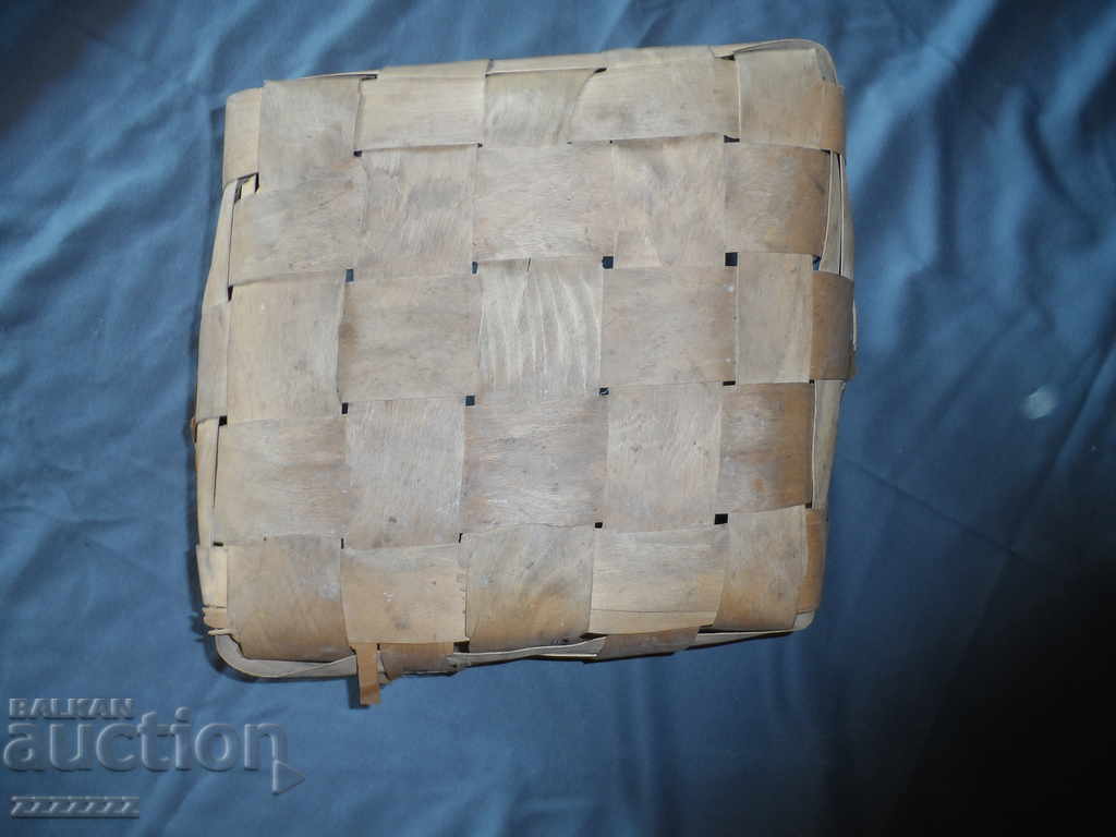 an old wicker basket - 5 an old wicker basket - 5