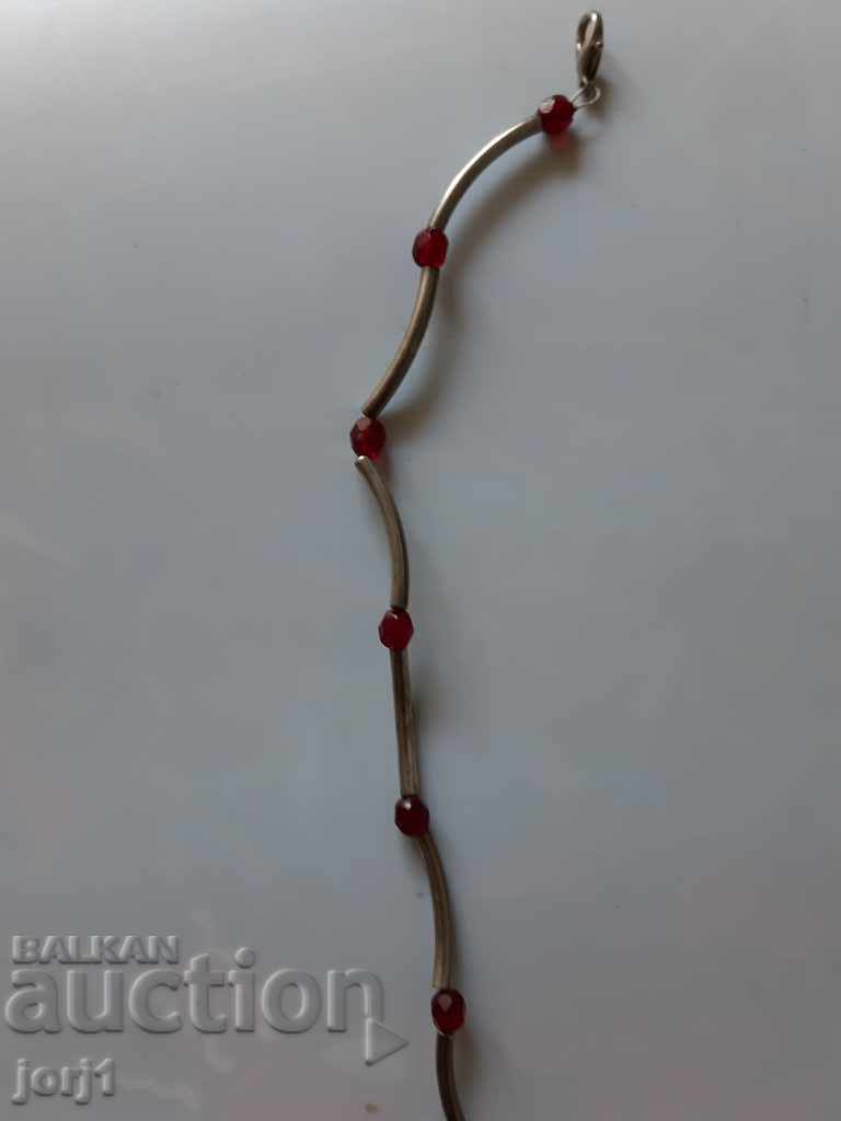 Delivery of old beautiful necklace