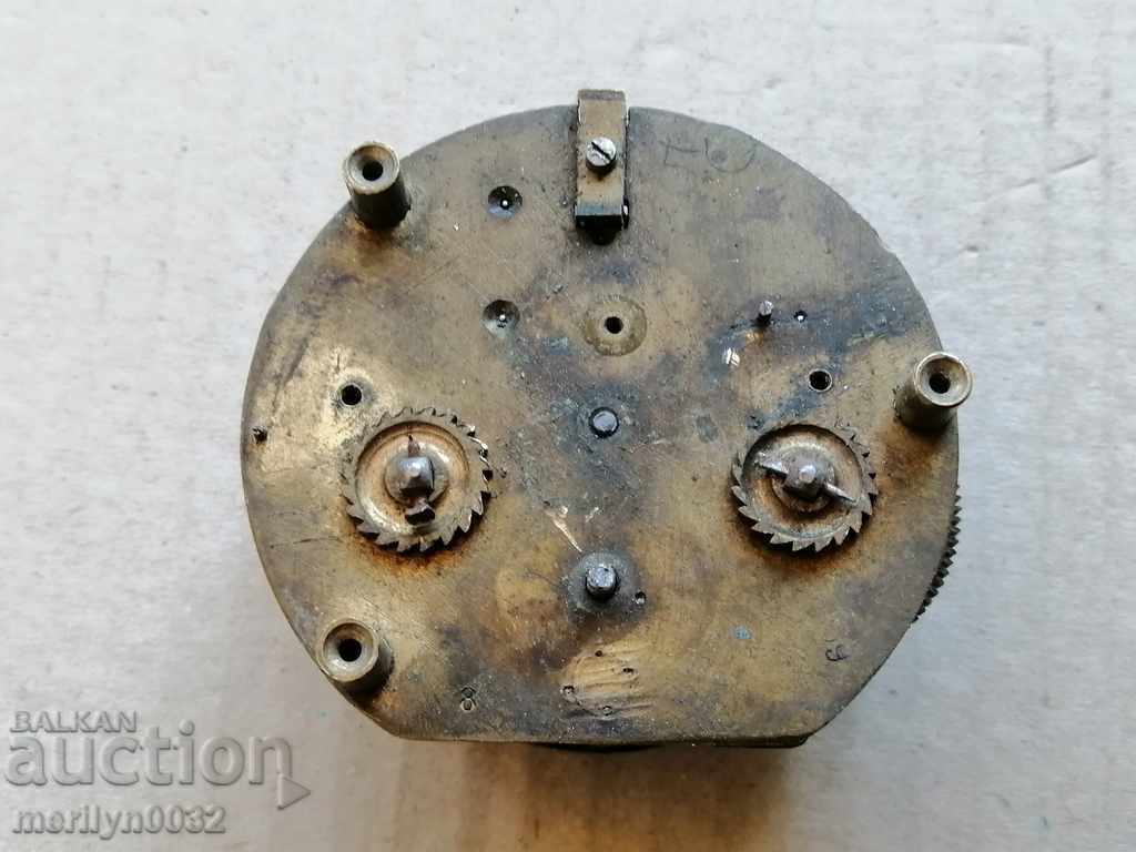 Mecanism de ceas de masă vechi Mecanism de ceas de masă vechi
