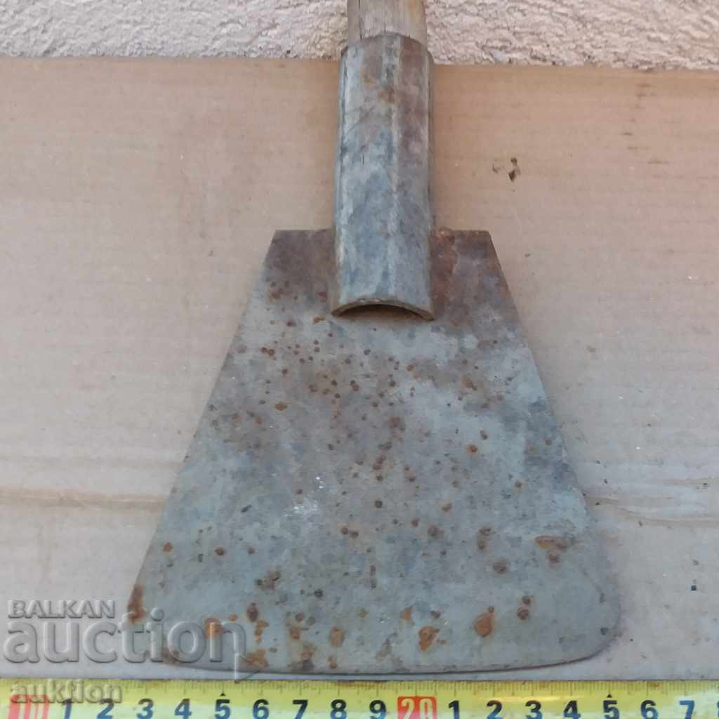 OLD SOLID ROLL, SHOVEL - SOLID IRON