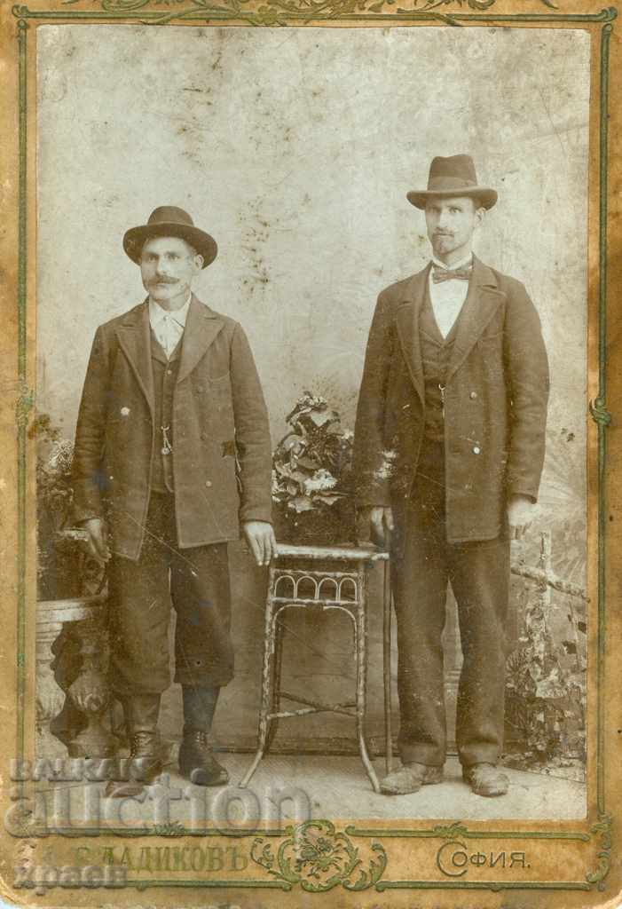 СТАРА ФОТОГРАФИЯ - КАРТОН - А.ВЛАДИКОВ - СОФИЯ - 0718