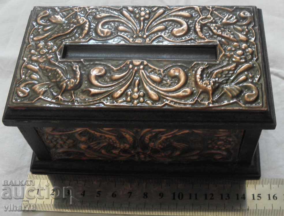 Auction An old cigarette case Auction An old cigarette case