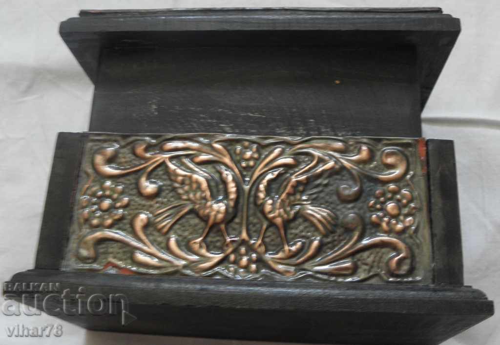 Delivery of An old cigarette case Delivery of An old cigarette case