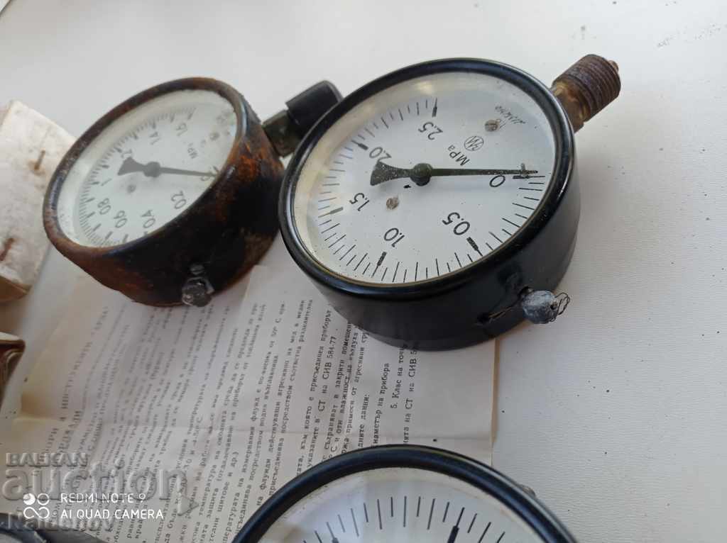 Manometer mpa Combine Kardzhali Lot 4 pcs. with price 40.00 BGN | € 20.45 Manometer mpa Combine Kardzhali Lot 4 pcs. with price 40.00 BGN | € 20.45