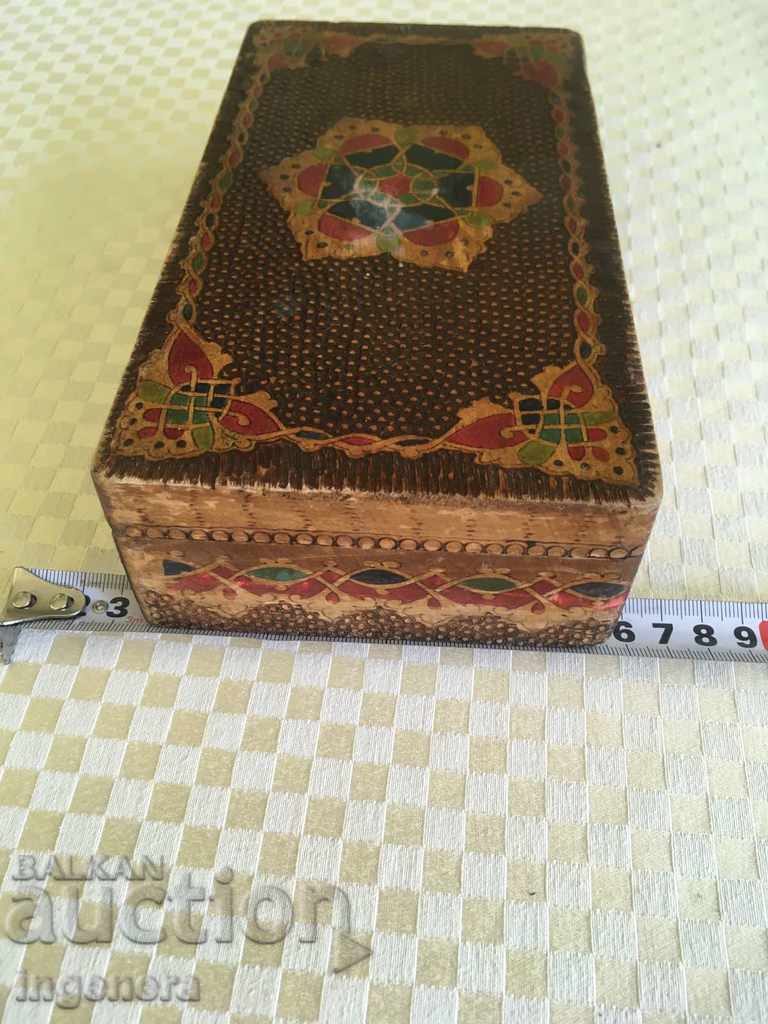 Auction BOX WOOD ANCIENT PAINTED Auction BOX WOOD ANCIENT PAINTED