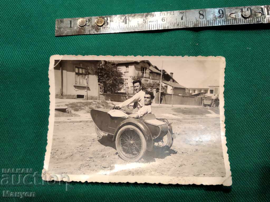 I am selling an old military photo - motorcycle. RRR with price 9.90 BGN | € 5.06 I am selling an old military photo - motorcycle. RRR with price 9.90 BGN | € 5.06