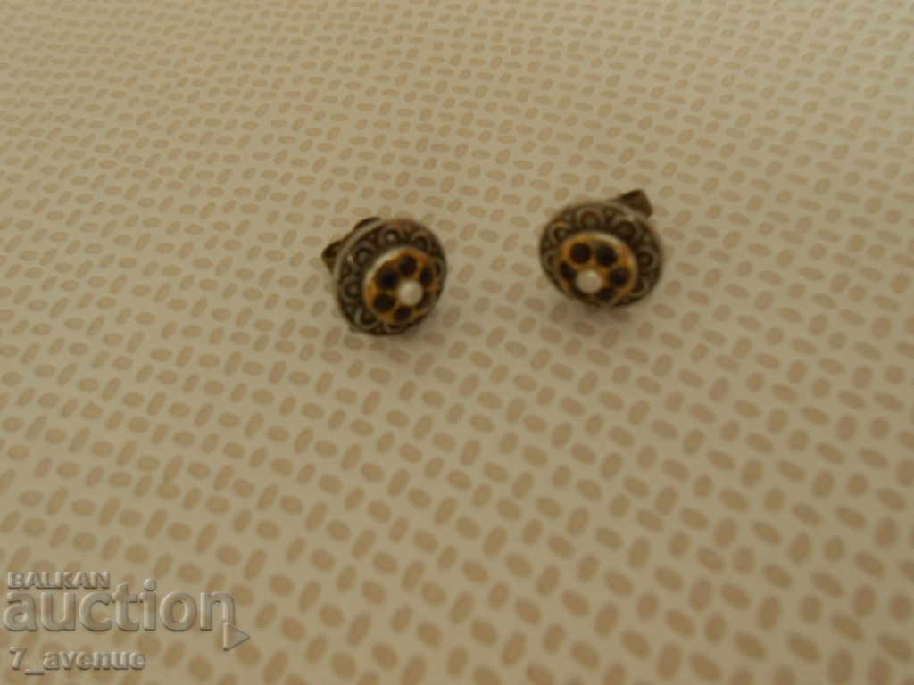 Old EARRINGS, Silver garnet pearl, 10 mm diam. DjKv 9/12/2020 with price 50.00 BGN | € 25.56 Old EARRINGS, Silver garnet pearl, 10 mm diam. DjKv 9/12/2020 with price 50.00 BGN | € 25.56