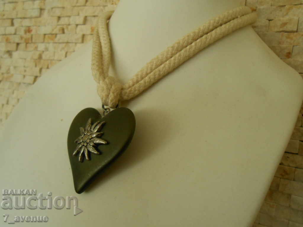 КОЛИЕ красиво, марково, 13.9.2020 с цена 40.00 лв. | € 20.45 КОЛИЕ красиво, марково, 13.9.2020 с цена 40.00 лв. | € 20.45