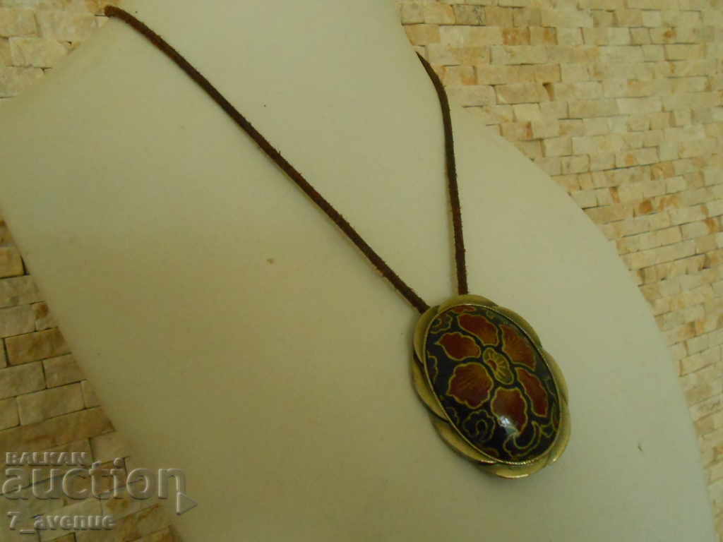 Auction  NECKLACE beautiful, Medallion - brooch 9/13/2020