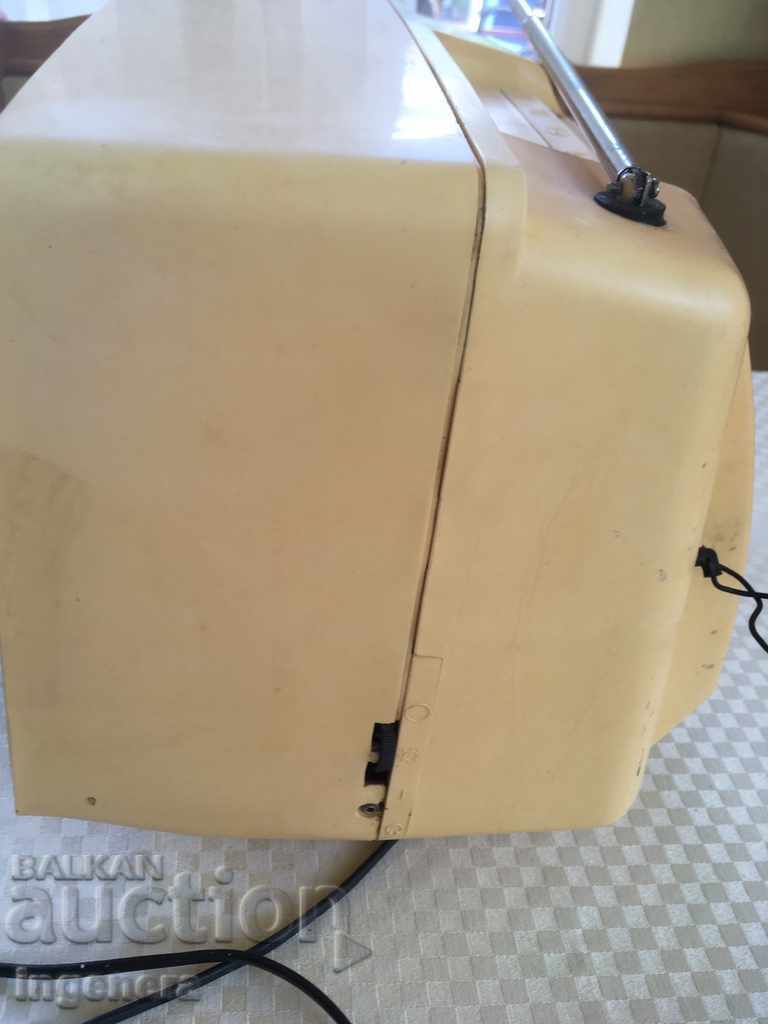 TV YOUTH 402 V - 6 TV YOUTH 402 V - 6