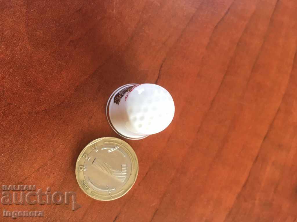 Auction  Thimble porcelain