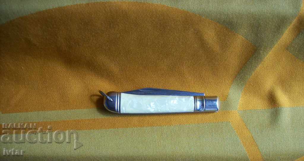 English folding knife "RICHARDS SHEFFIELD" plus bonus with price 73.00 BGN | € 37.32 English folding knife "RICHARDS SHEFFIELD" plus bonus with price 73.00 BGN | € 37.32