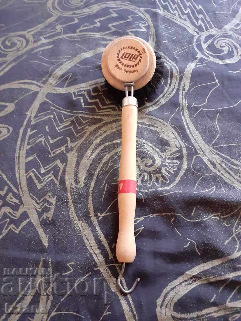 Δημοπρασία Παλιά βούρτσα πλυσίματος Δημοπρασία Παλιά βούρτσα πλυσίματος