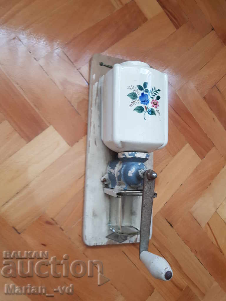 Δημοπρασία Παλαιός μύλος καφέ πορσελάνης για τον τοίχο Δημοπρασία Παλαιός μύλος καφέ πορσελάνης για τον τοίχο