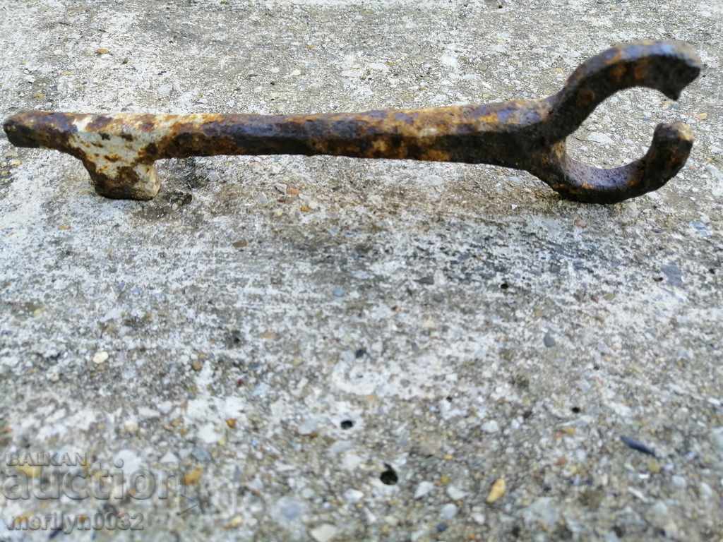 cheie rachnokovan veche cu preț 59.00 BGN | € 30.17 cheie rachnokovan veche cu preț 59.00 BGN | € 30.17