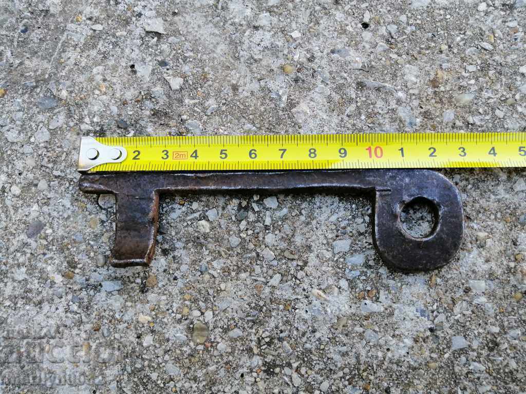 Старинен ръчнокован ключ - 5 Старинен ръчнокован ключ - 5