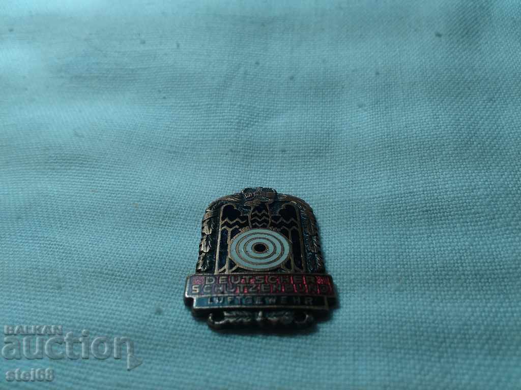 СТАРА ГЕРМАНСКА ЗНАЧКА ЗА ЧЛЕНСТВО --  ВЪЗДУШНА ПУШКА с цена 29.99 лв. | € 15.33