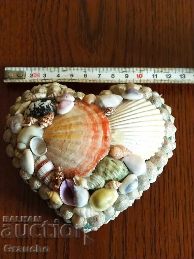 A "trinket" box with exotic shells with price 15.00 BGN | € 7.67
