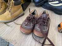 10407. CHILDREN'S LEATHER SHOES
