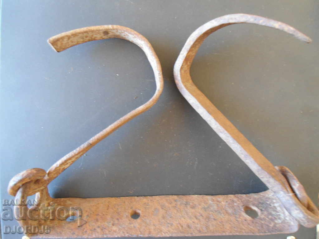 Доставка на Старо ковано желязо Доставка на Старо ковано желязо