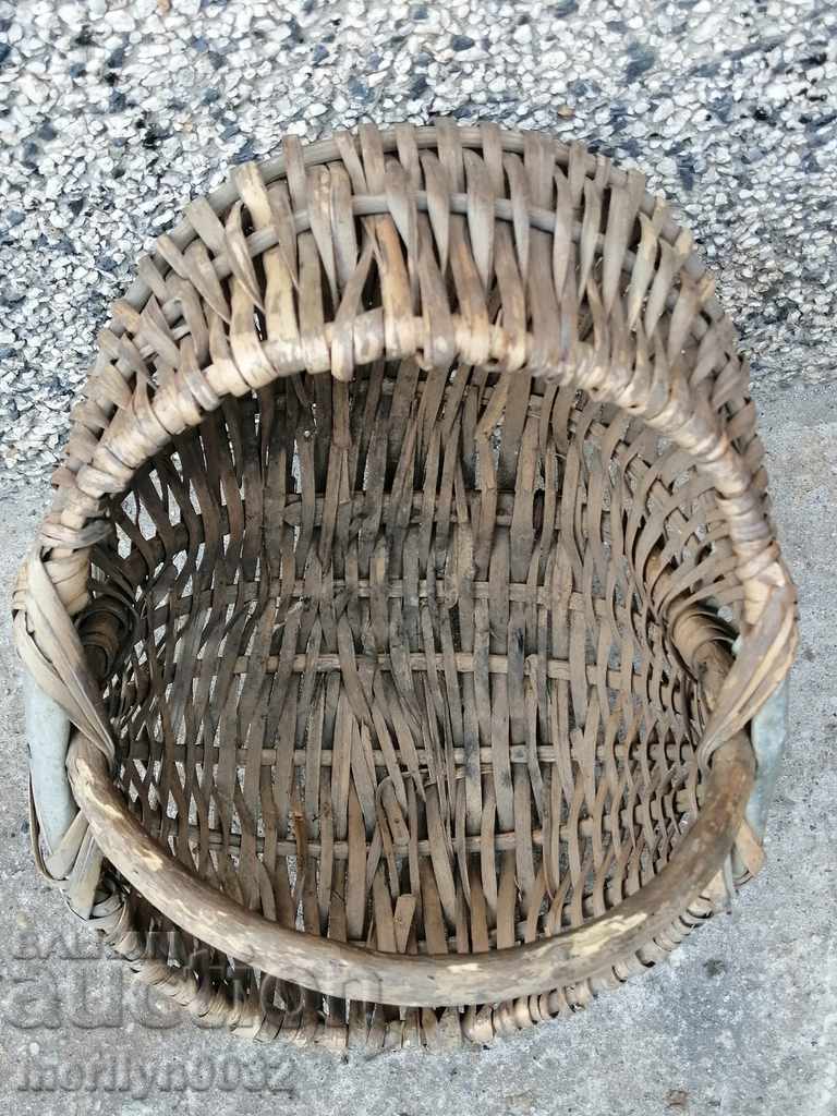 Licitație Coș vechi de răchită, lemn, coș, paneer Licitație Coș vechi de răchită, lemn, coș, paneer