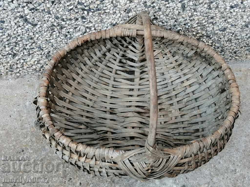 Old wicker basket, wooden, basket, paneer with price 45.00 BGN | € 23.01 Old wicker basket, wooden, basket, paneer with price 45.00 BGN | € 23.01