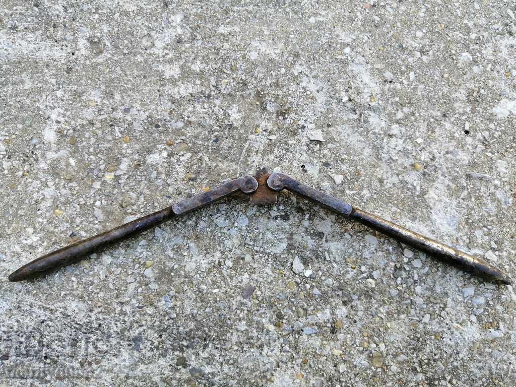 Pliers for breaking hazelnuts - 6 Pliers for breaking hazelnuts - 6