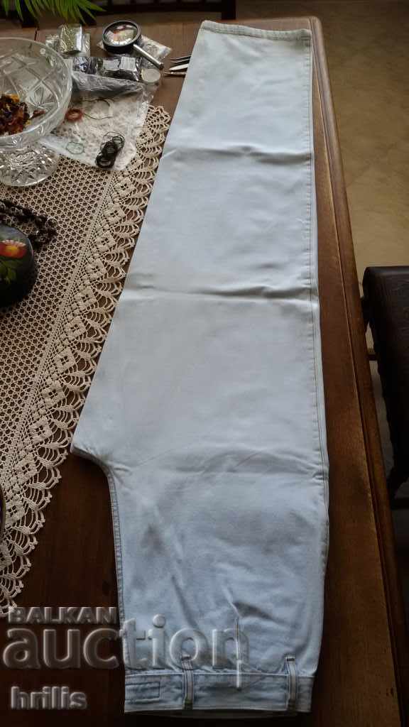 Auction MOTOR - MEN'S JEANS, CLASSIC Auction MOTOR - MEN'S JEANS, CLASSIC