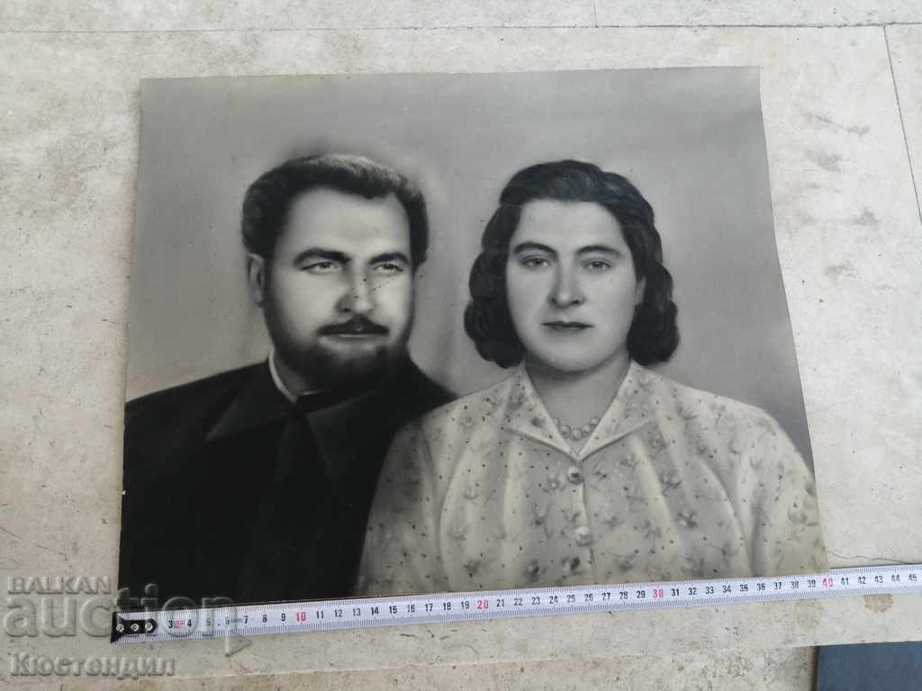 Delivery of OLD FAMILY PHOTO OF POP AND POPADIA ON CARDBOARD Delivery of OLD FAMILY PHOTO OF POP AND POPADIA ON CARDBOARD