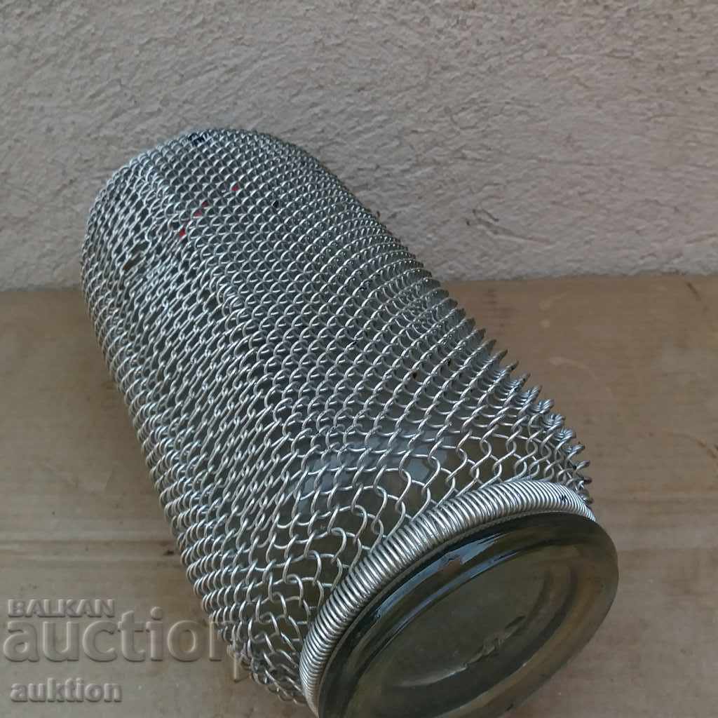 Livrarea SIFON VECHI DE SODĂ, STICLĂ DE STICLĂ ÎNVOLTITĂ SOLID ÎN PLASĂ Livrarea SIFON VECHI DE SODĂ, STICLĂ DE STICLĂ ÎNVOLTITĂ SOLID ÎN PLASĂ