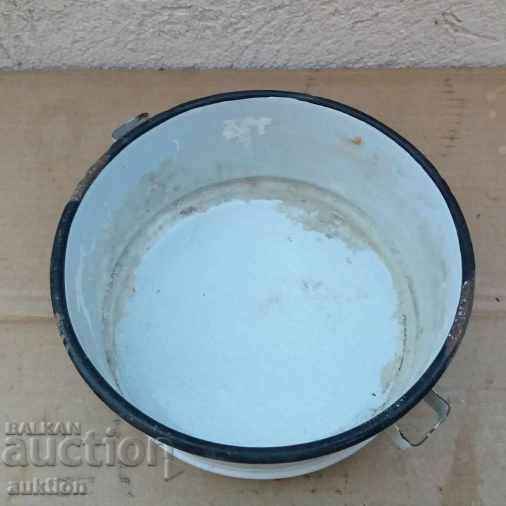 Delivery of SOC. ENAMELED BOWL, IRON Delivery of SOC. ENAMELED BOWL, IRON